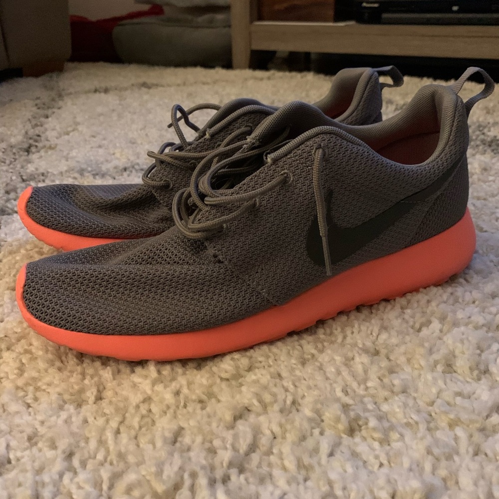 Nike Rosie Run Size 9.5. Like New!